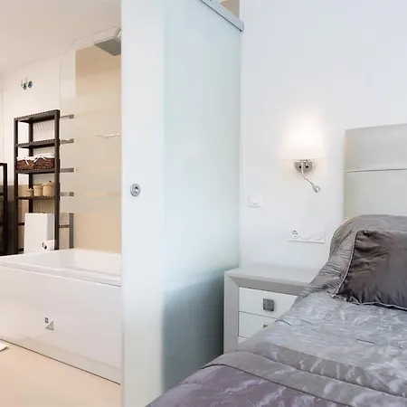 Apartment New Luxury 3-bedroom Seaview