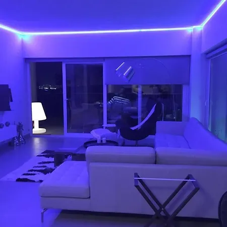 New Luxury 3-bedroom Seaview