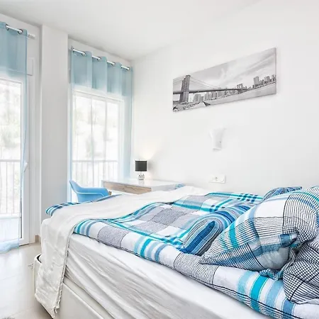 New Luxury 3-bedroom Seaview *