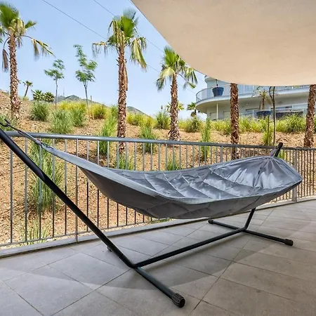 New Luxury 3-bedroom Seaview Apartment *