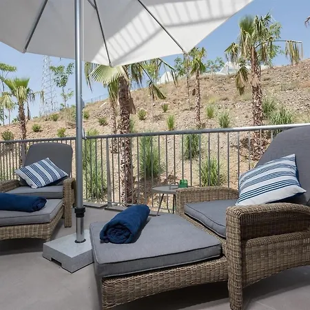 Apartment New Luxury 3-bedroom Seaview *
