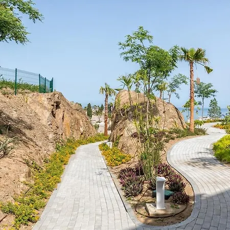 New Luxury 3-bedroom Seaview Apartmán